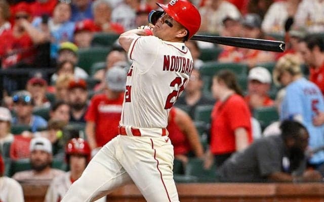 ヌートバー、大谷翔平の前で8号ソロ　WBC同僚がアーチ共演、代打弾に本拠地喝采