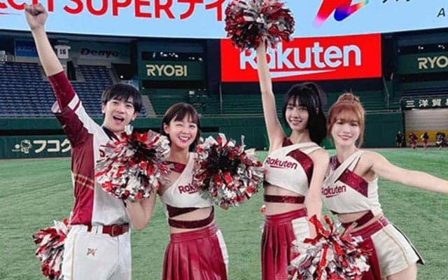 日本に舞い降りた美女チア　“異色コラボ”の舞台裏…おへそチラりで大熱狂