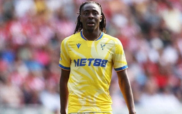 幻に終わった鎌田大地の同僚が放ったスーパーFK…笛が早すぎでVAR介入できず、本人は「ミスを犯したと言われた」と主審からの謝罪明かす