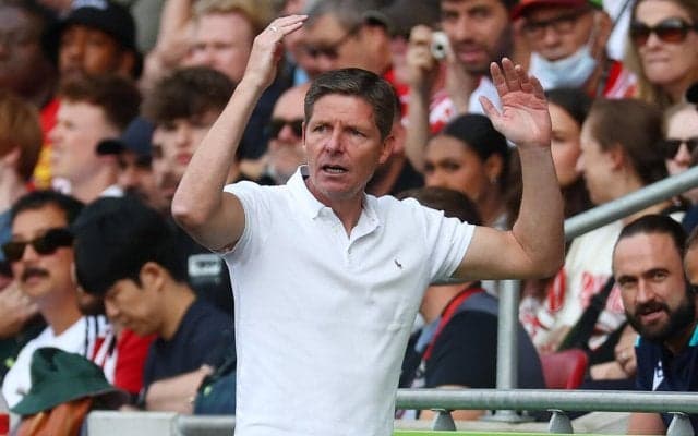 「文句は言わない」エゼのスーパーFKが取り消し…笛のタイミングを間違えたことを謝罪した主審にクリスタル・パレス指揮官「審判は素晴らしい人間だ」