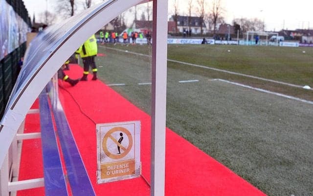 ペルーで珍退場劇！　生理現象に耐え切れず、CKついでに“強行”も…主審にバレて一発レッド