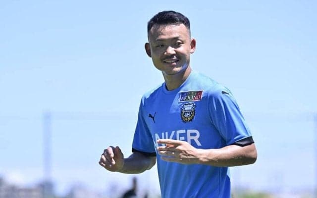 【川崎】鳥栖から完全移籍のMF河原創が練習合流。成長とACLを求めた移籍決断の熟慮を語る……鬼木監督は「違うタイプ」の選手加入を歓迎