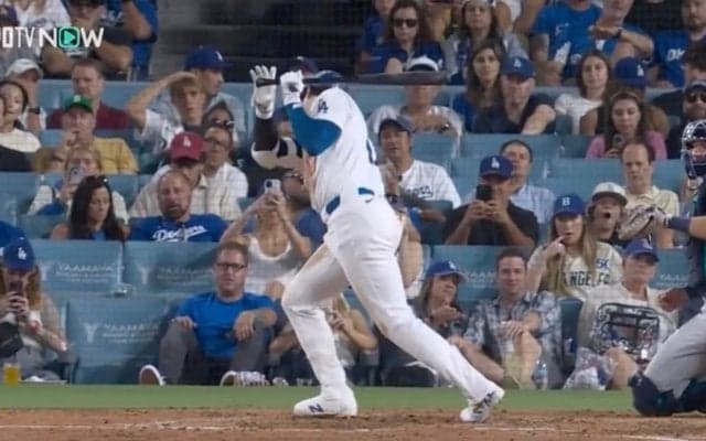 球場騒然… 大谷翔平の頭部に“あわや死球”で「危ないだろ！」　“微妙な判定”にも批判殺到「なんでストライクなんだよ」