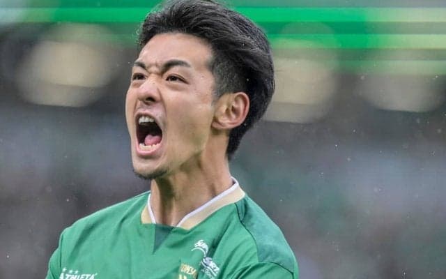 「とっても幸せそうなお写真」東京Vのパリ五輪代表MF山田楓喜の“幸せいっぱい”新婚ショットに反響！「2人共、緑のユニフォームに袖を通してくれてありがとう！」の声