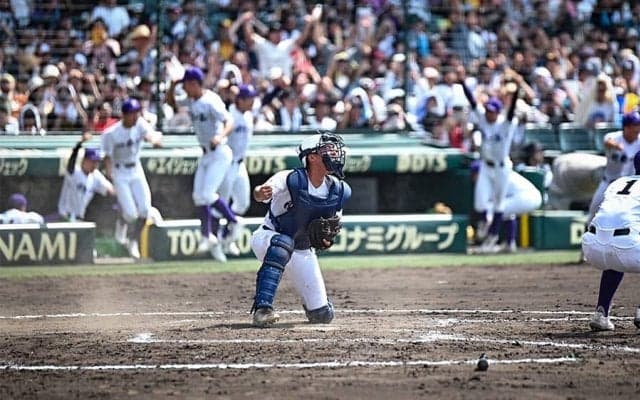 関東一が初の決勝進出　1点リードの最終回“ドンピシャ送球”で聖地熱狂…神村学園破る