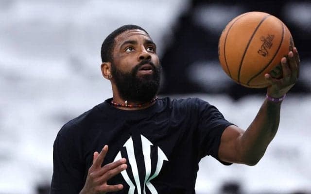 ロサンゼルスで練習中のマブス…左手骨折で手術を受けたカイリーもチームメートたちと合流