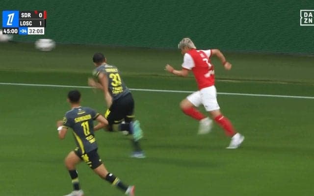 「一人だけレベチ」伊東純也、開幕戦から“イナズマ”を炸裂！「速い」「突破力すげー」爆速ドリブルで右サイドを切り裂いた瞬間