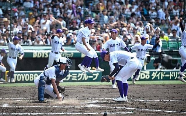 朝8時から「涙が止まらん」　球児の熱闘に“感動報告”続出「バックホームで泣くなんて初めて」