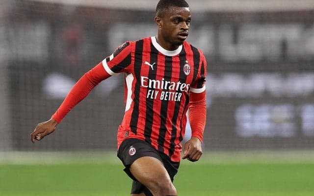 「家族の一員と感じさせてくれた」ユベントス行き決定のカルルがミランへ感謝のメッセージ「偉大な歴史に貢献できて幸せ」