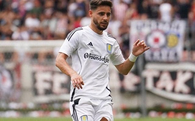 フォレストがビラのDFアレックス・モレノをレンタルで獲得、昨季は公式戦29試合に出場