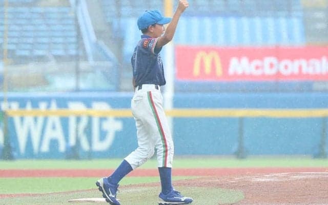 小学生の甲子園は“異例決着”…新家スターズが連覇達成　突如豪雨でコールド幕切れ