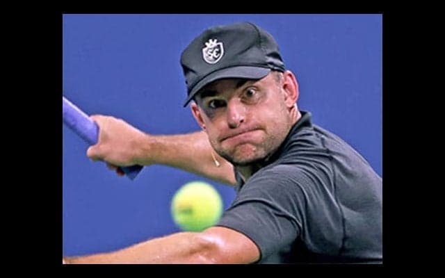 ロディック 時速200キロサーブ披露