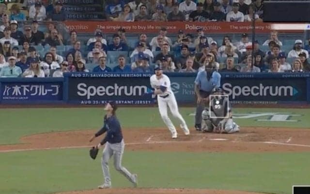 打球に何が起きた…！？「怖すぎる」 大谷翔平の“愛弟子”のホームランで“謎のハプニング”発生「もはやホラー」