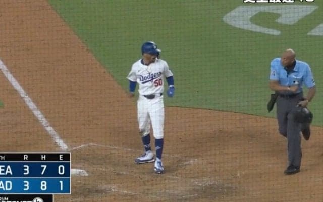 球場騒然… ベッツが「キレてる！？」 審判の態度にカチン… 判定に不満爆発「珍しいな…」