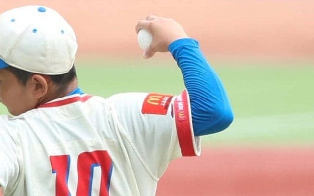 投球動作で「肘上げなさい」指導のリスク　簡単動作で理解…“腕が挙上しない”根本原因