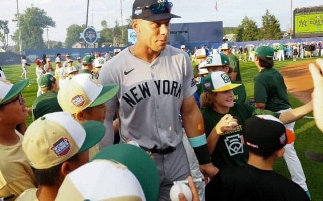 ヤ軍主砲ジャッジに集まったまさかの“批判” 交流した少年野球コーチが訴え「子どもに手を振ることもできないのか？」