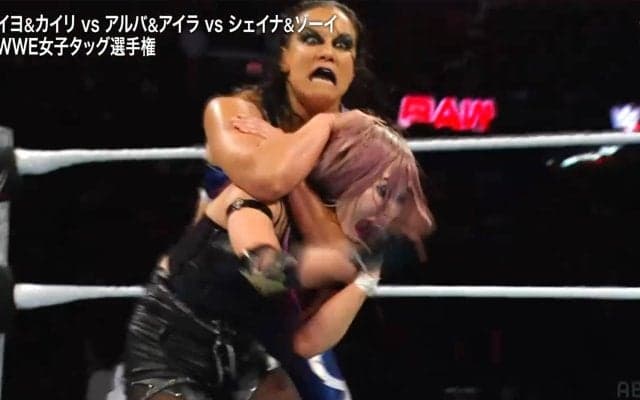 日本人女子レスラー、“怒りの裏拳”発動！ 髪を引っ張られ首絞め被害直後に“倍返し”