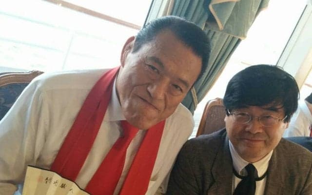 アントニオ猪木のひと言で柴田惣一は「千のネクタイを持つ男」に　棚橋弘至との縁も