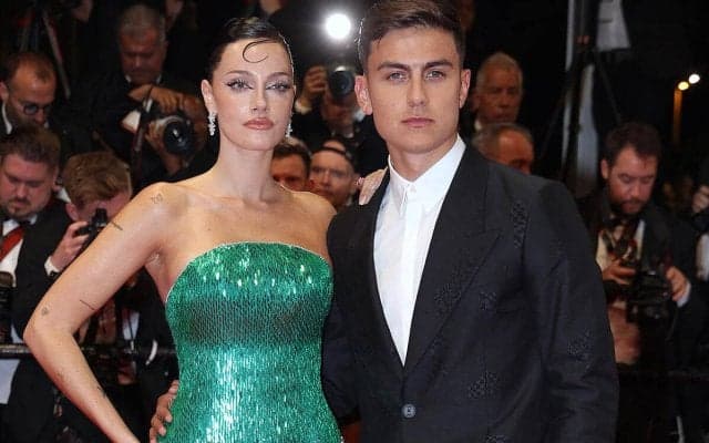 土壇場翻意でローマ残留のディバラ、2人の女性が大きな役割果たす…