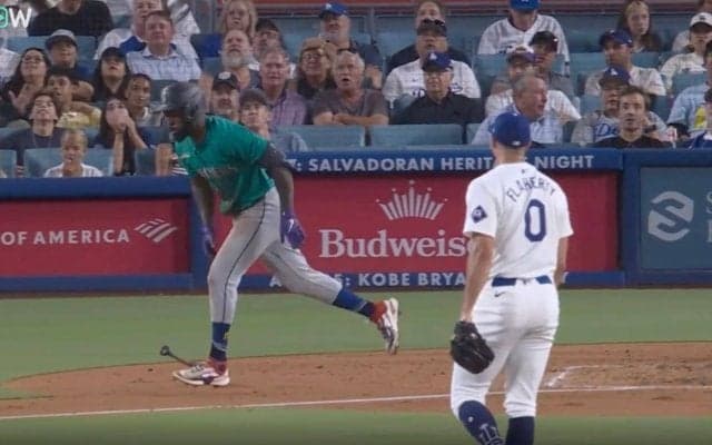 あわや乱闘！ 故意に死球→相手を挑発で「ヤバい奴だな」 打者がブチギレ… ド軍投手の“問題シーン”