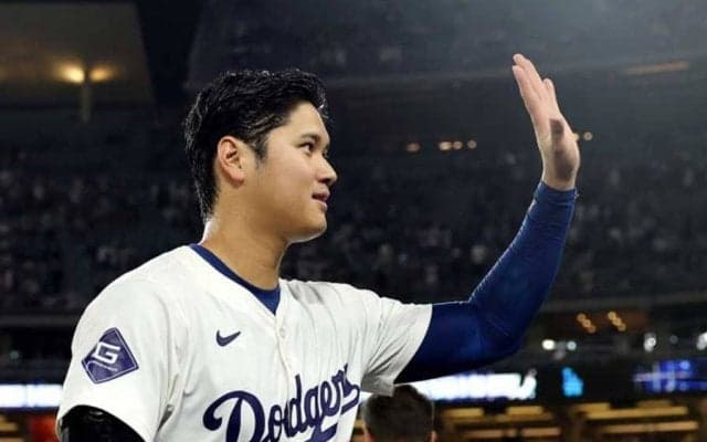 大谷翔平の隣で…びしょ濡れなのに「超冷静」　突然の巻き添えも「表情が面白過ぎ」