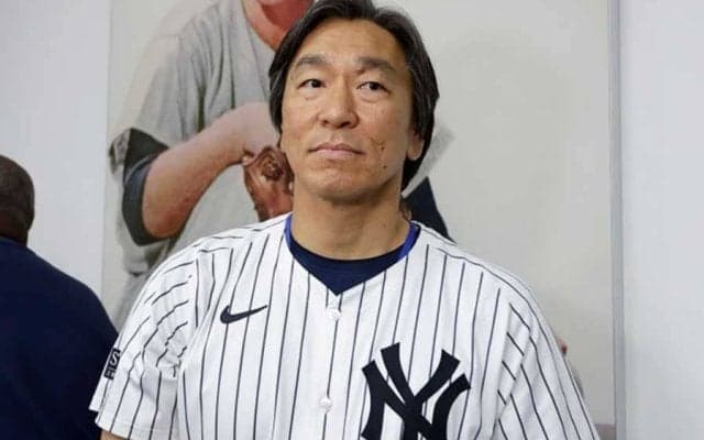 松井秀喜氏、ヤ軍戦で始球式　慣れ親しんだ「55」で登場…ストライク投球に本拠地大歓声