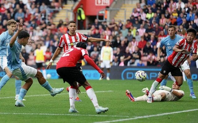 菅原由勢が2戦連続先発もセインツは開幕2戦連続0-1敗戦に…【プレミアリーグ】