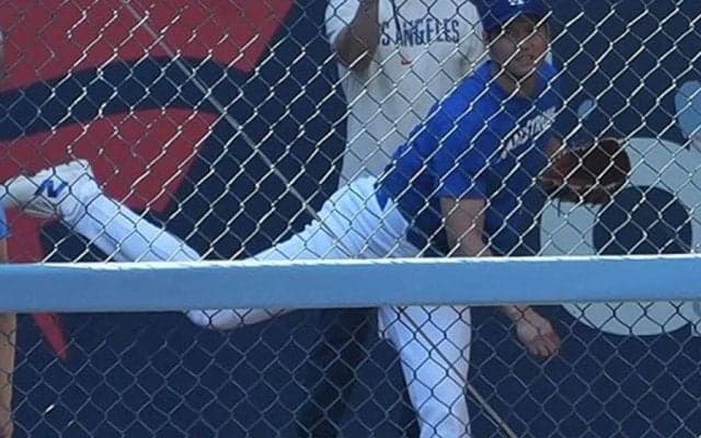 大谷翔平、術後初のブルペン入り　1年ぶり投球練習は立ち投げ10球…来季の二刀流復活へ