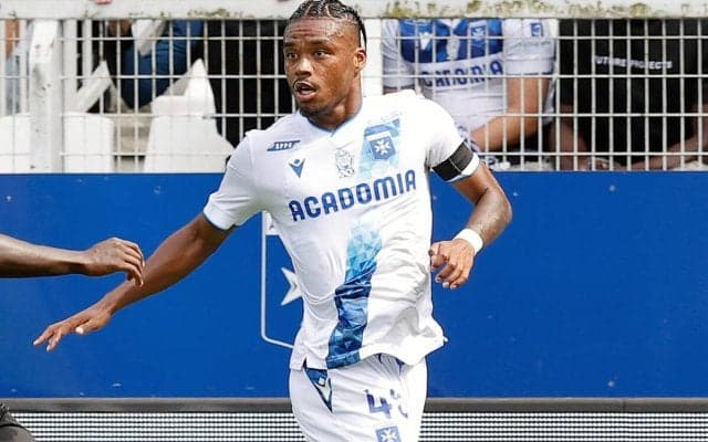 オナイウ阿道が痛恨の一発退場…オセールがナントに敗れて今季初黒星【リーグ・アン】