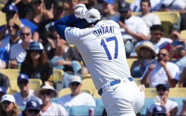大谷翔平が「痛そう…」　早朝の日本に広がる不安、死球に騒然「大丈夫かな」