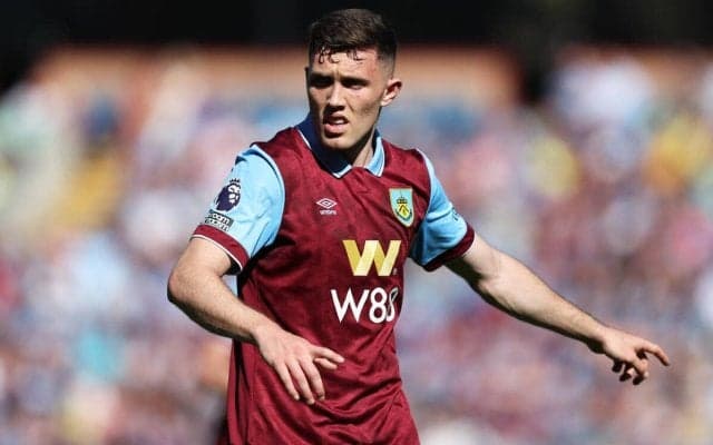 昇格組イプスウィッチに今夏11人目の新戦力！　バーンリーCBオシェイと5年契約