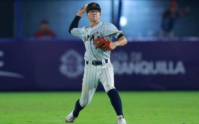 「こんな15歳がいるのか」　窮地でレーザー炸裂…世界一呼んだ美技が「エグすぎる」