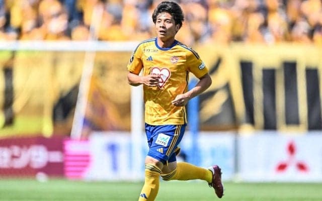 【長澤和退団で求められる、ベガルタ仙台の「プラスの化学変化」(2)】長澤が語った昨季と今季の違い……「なかなか勝てず、チームが分裂してしまうかも」の危機からの力強き脱却