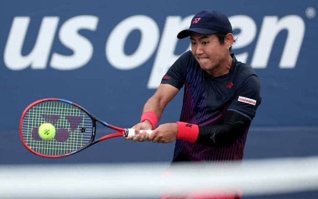 西岡良仁、痙攣でコートに倒れ込み最終セット途中で棄権。5年ぶりの初戦突破ならず[全米オープン]