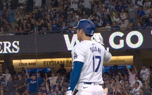 「何これかっこよすぎんか？」大谷翔平、同僚の劇的同点弾で見せた漢気溢れる瞬間が話題に 「セクシーポーズきた」ファン悶絶