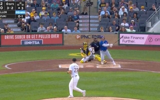 何が起きた？ 鈴木誠也の打席で「ミステリー」 相手野手も混乱… 強烈打球が「一瞬消えた」