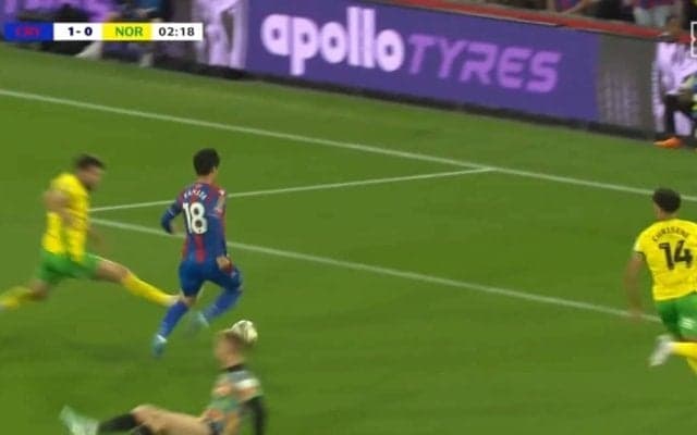 「クリスタルキング！」鎌田大地、公式戦初ゴールを決めて満面の笑み　動き出しからシュートまで完璧すぎる圧巻ショット炸裂の瞬間