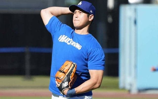 大谷翔平、左手死球もキャッチボール　テーピング巻いて50球…笑顔を見せる場面も