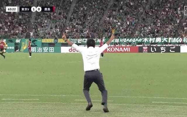 まじかよ！36日ぶりゴールで監督が大はしゃぎ「城福落ち着けw」東京V指揮官、笑顔満面ローリングの“有頂天リアクション”が話題に