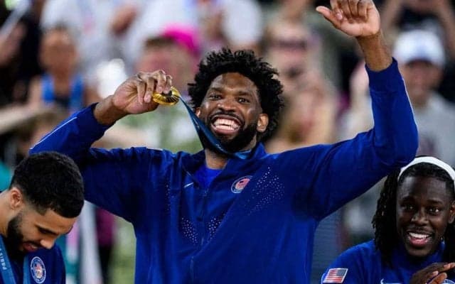 客席にいた身長213cmの金メダリスト　中継映りネット騒然「普通に座ってて笑った」