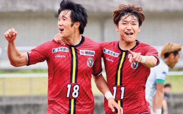 「おぉぉぉぉぉ！」JFL首位高知がホームゲーム1試合の会場変更を発表、収容1000人から2万5000人に「超満員にしようや」