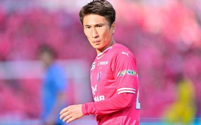 「超ご利益ありそう」J1・C大阪MFとビリケンさんの「神コラボ」にファン歓喜！「走るビリケンさん!」「本当にグッズあって笑える」などの声