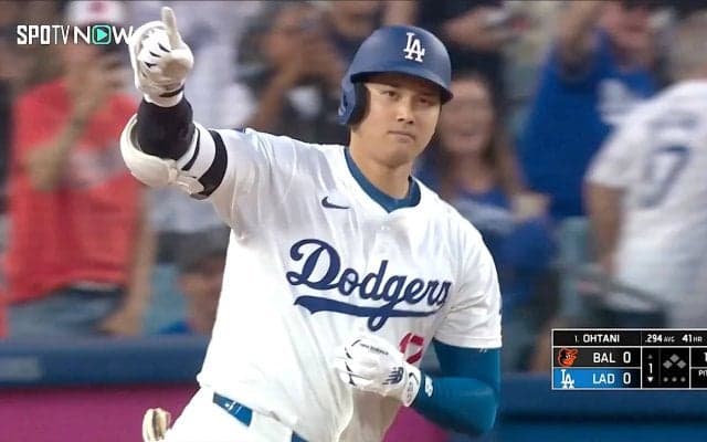 大谷翔平、史上2人目の42本塁打・42盗塁達成で前人未到の「43-43」にWリーチ！ 1発&2盗塁、自己最多104得点の大活躍