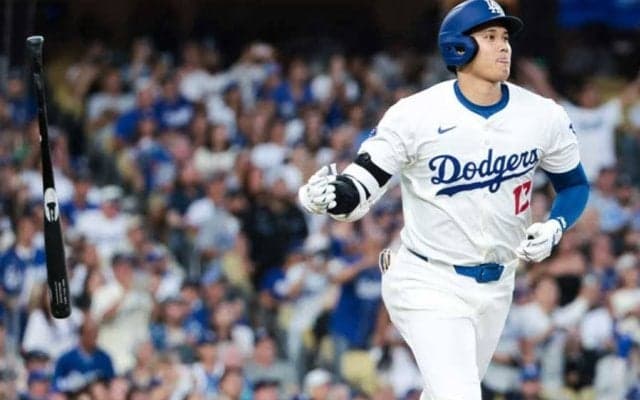 大谷翔平、先頭打者弾＆2盗塁でド軍勝利貢献　デコピン人形配布日…史上2人目の42-42