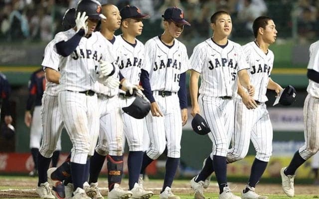 U-18代表が巨人主砲の“ポーズ”　プロ注目左腕もマウンドで…即席チームに芽生える絆