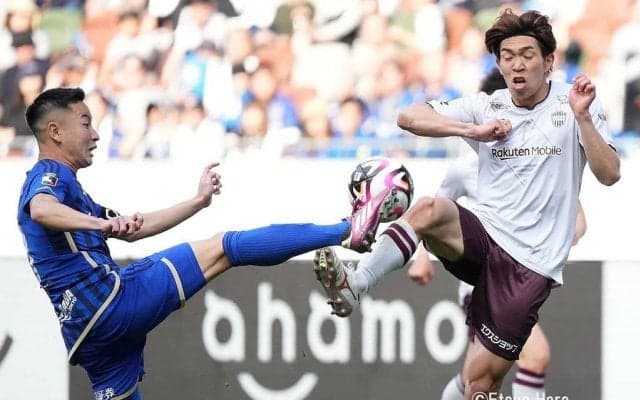 【サッカー界から消えた｢フェアプレー｣は何色か】(3)宣言後も変化がない｢Jリーグの試合｣とスペインで目撃した｢旗の色」