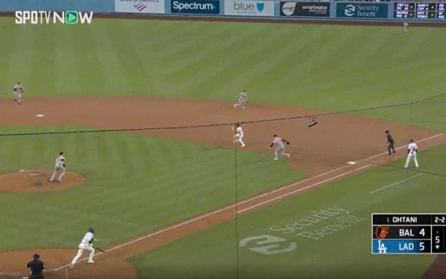 どうなってんだよ！ 大谷翔平の“爆速打球”が「ヤバすぎ」 相手野手のグラブを吹っ飛ばす「手首まだついてる？」