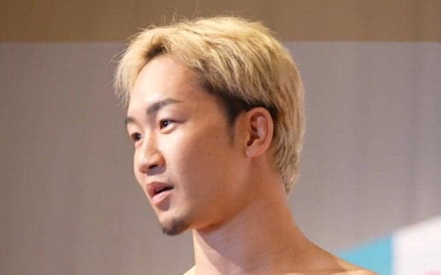 朝倉未来、刺青びっしりのスキンヘッド彫師に路上喫煙を注意 「こういうのを待ってた」「“路上の伝説”が路上に帰って来た」ファン騒然