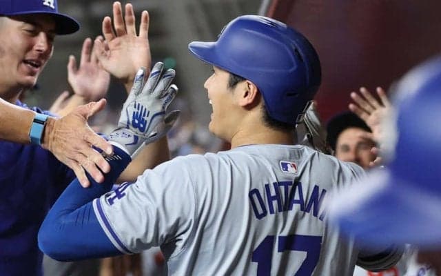 大谷翔平、史上初の「43-43」達成　死球直後に二盗→2戦ぶり一発…逆方向弾で51発ペース