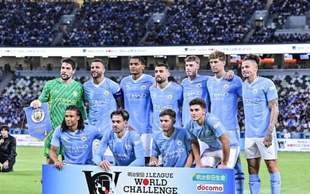 「オタクかつ可愛い」マンCの原宿限定ショップ初日“オタ活”に励む21歳人気女性シンガーの姿が話題！「かわいすぎるだろー！」「めっちゃ似合うなぁ」などの声